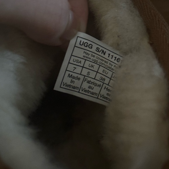 worn once uggs mini ultra in shade chestnut, size 7 ! read description. - Picture 5 of 6